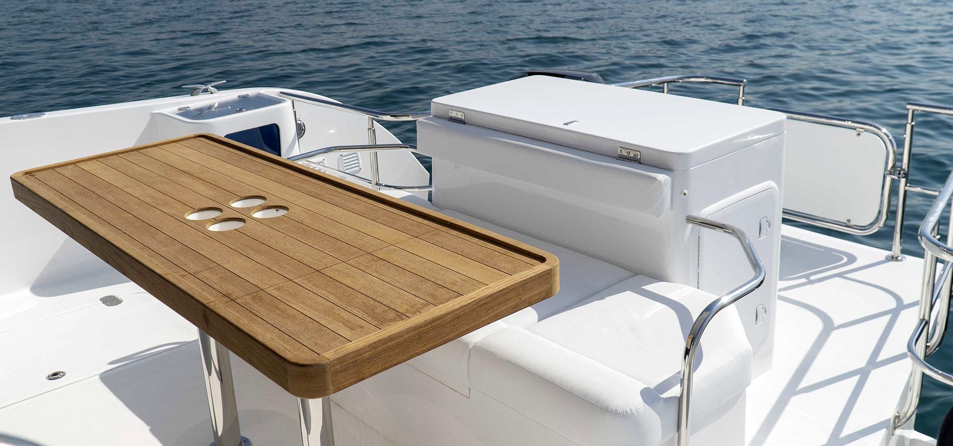 SilverCat 40 LUX - Aft Seating Area