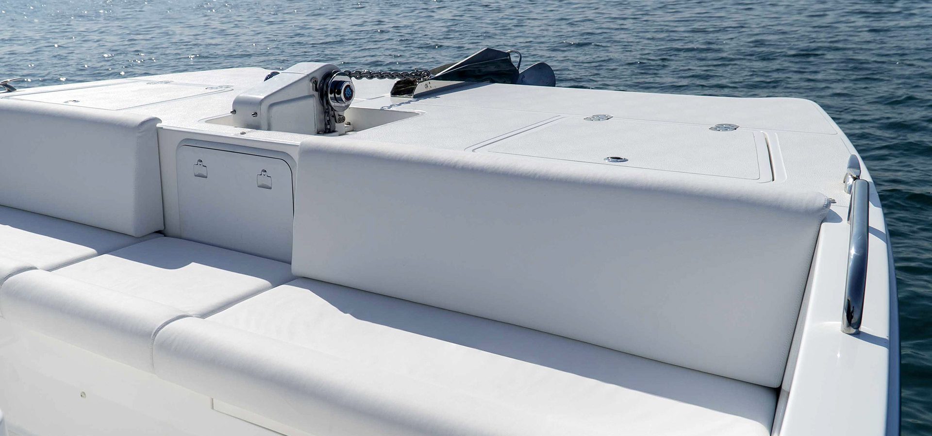 SilverCat 40 LUX - Bow Seating Area